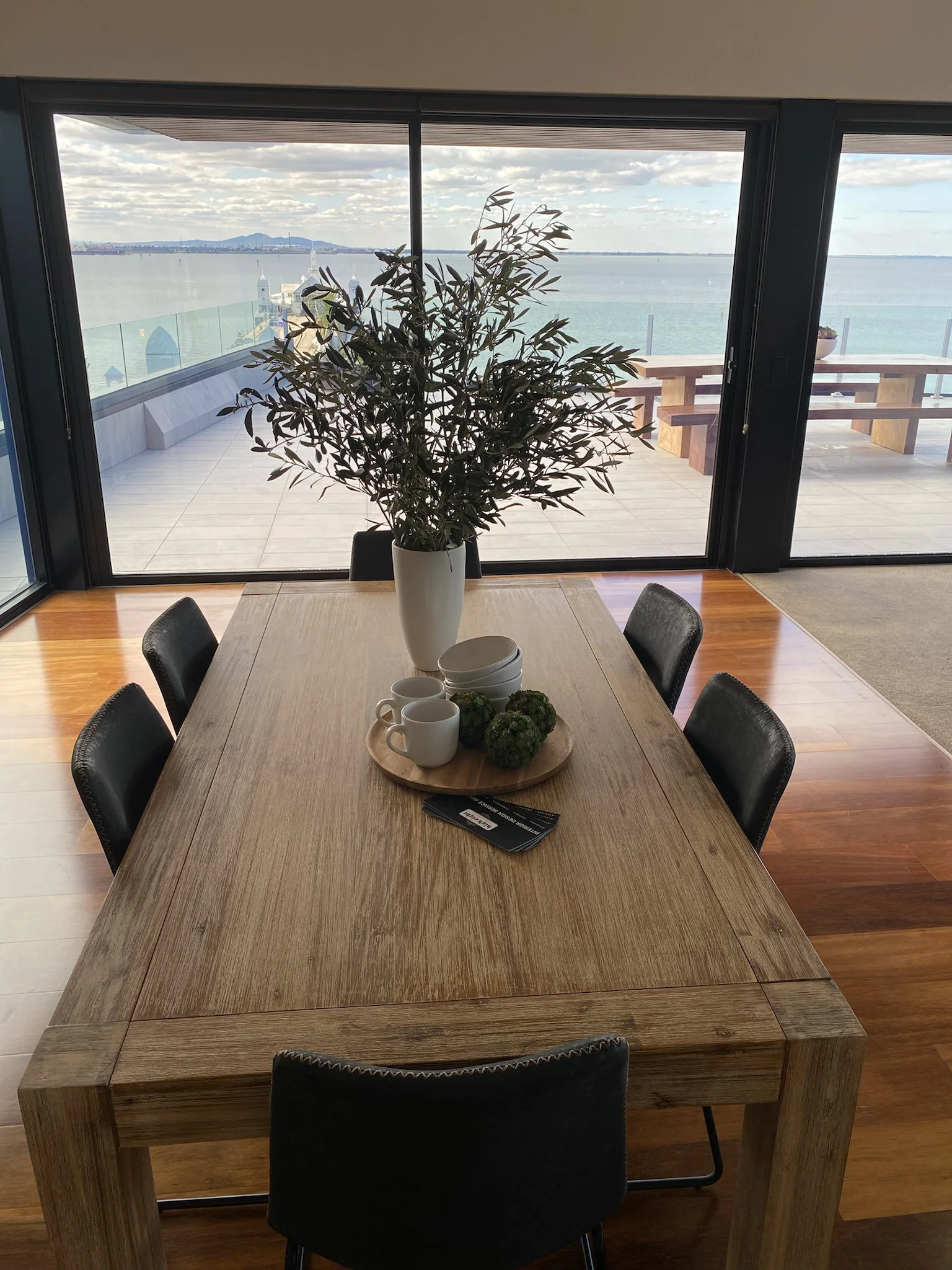 Kanye 7 Piece Dining setting - Image 5