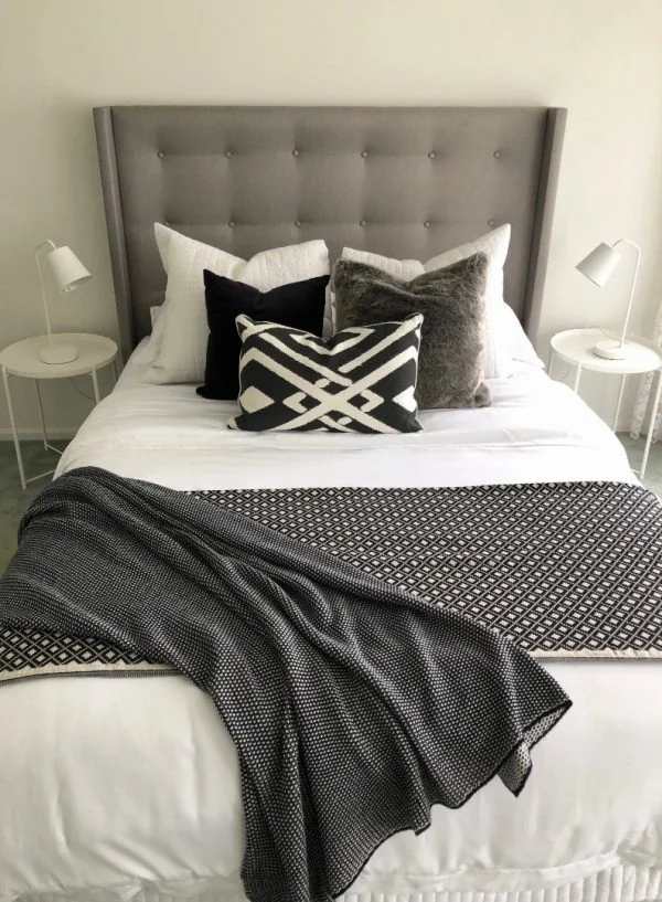 Queen Size Ultimate Luxury Plush Mattress & Base - Image 3